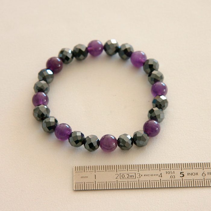 Bracelet élégant perles 8mm d'hématite et améthyste – Image 2