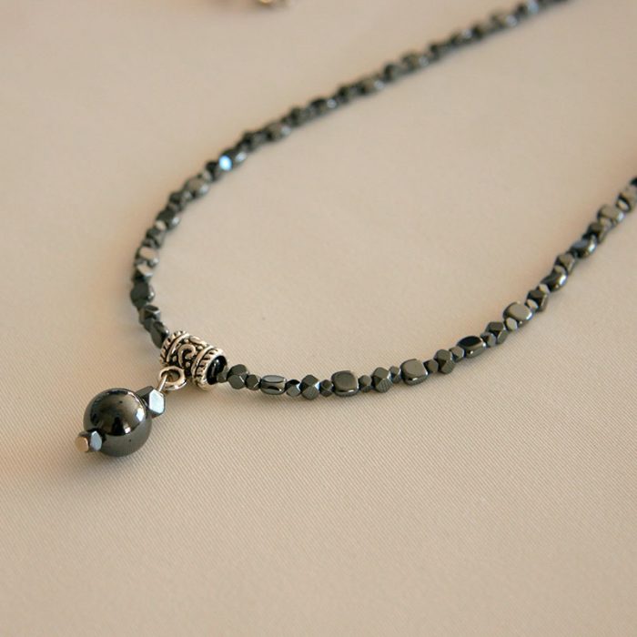Collier sautoir perles d'hématite – Image 5