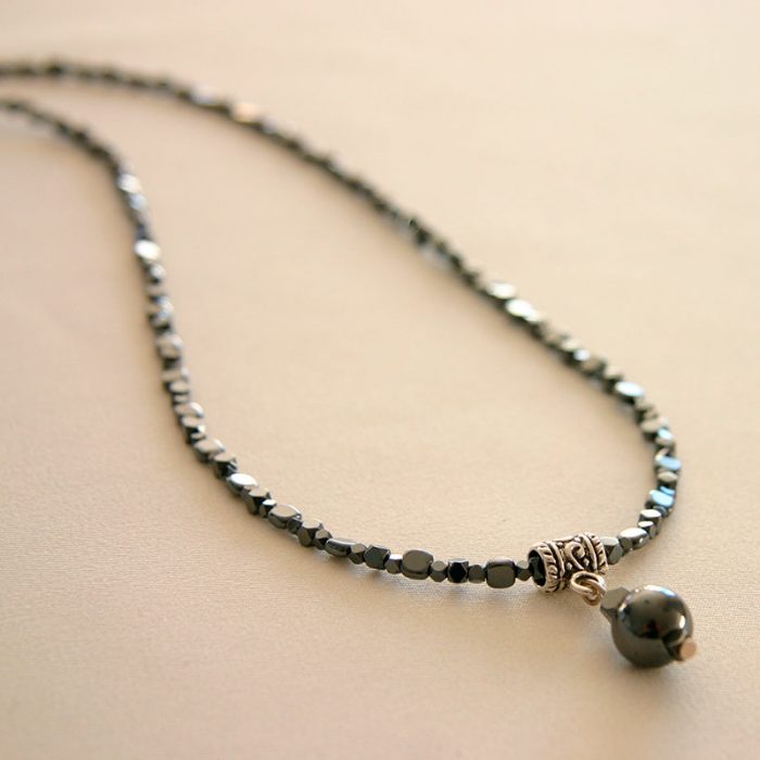 Collier sautoir perles d'hématite – Image 2