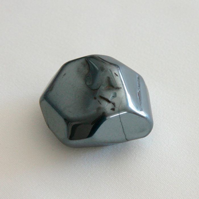 Pierre polie d'hématite 116 gr 4,5 cm - Pièce unique – Image 5