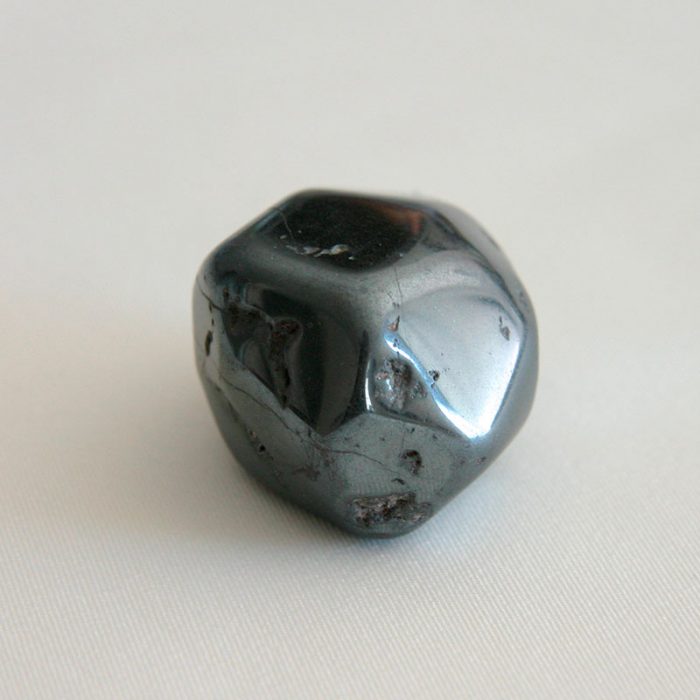 Pierre polie d'hématite 87 gr 4 cm - Pièce unique – Image 4